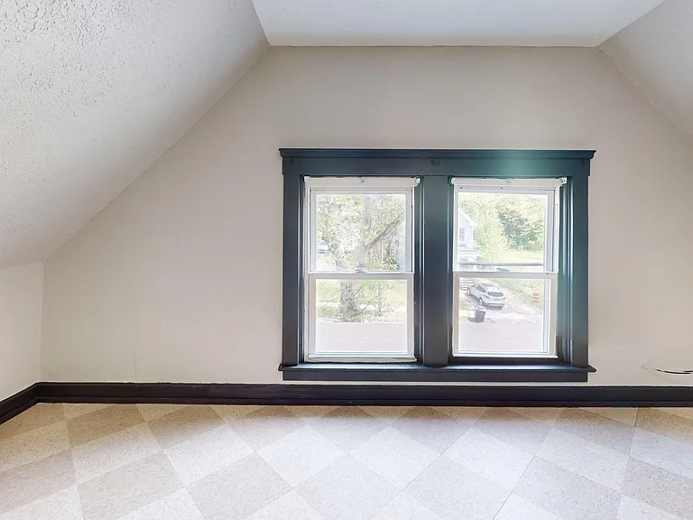 3334 W 82nd St — Photo 32