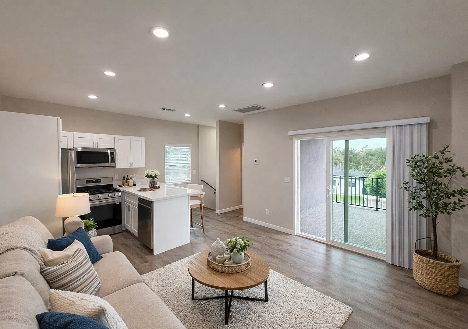 4 Bed/ 2 Bath with Balcony! — Photo 3