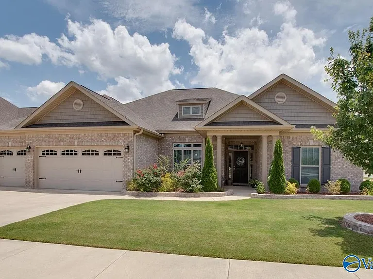 7619 Flint Crossing Cir — Photo 1