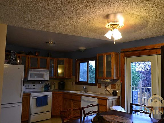 3rd image of 311 Pearl Dr