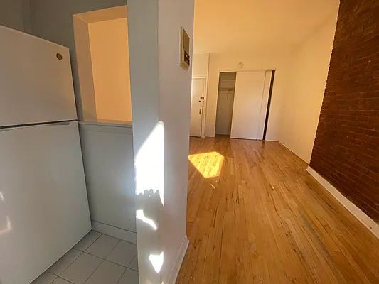 Rented by Bond New York | media 6