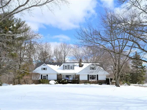 170 Sterncrest Dr, Moreland Hills, OH 44022