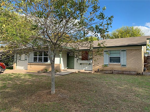 2nd image of 8305 Stillwood Ln