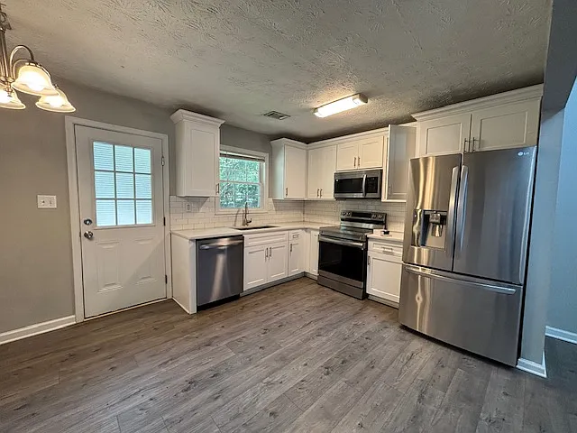 2 bed, $1,300 — Photo 4