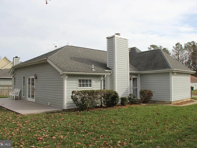 48070 Mayflower Dr — Photo 10