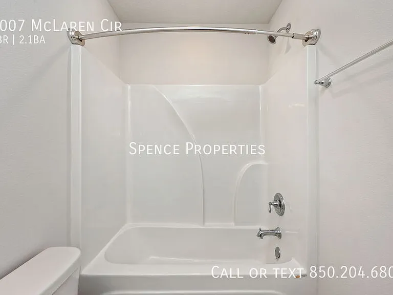 1007 McLaren Cir — Photo 29