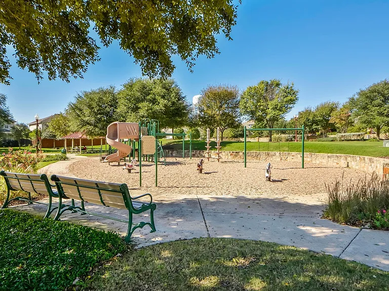 1525 Tranquility Ln — Photo 36