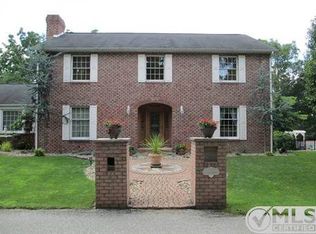 Pinewood Dr, Wheeling, WV 26003