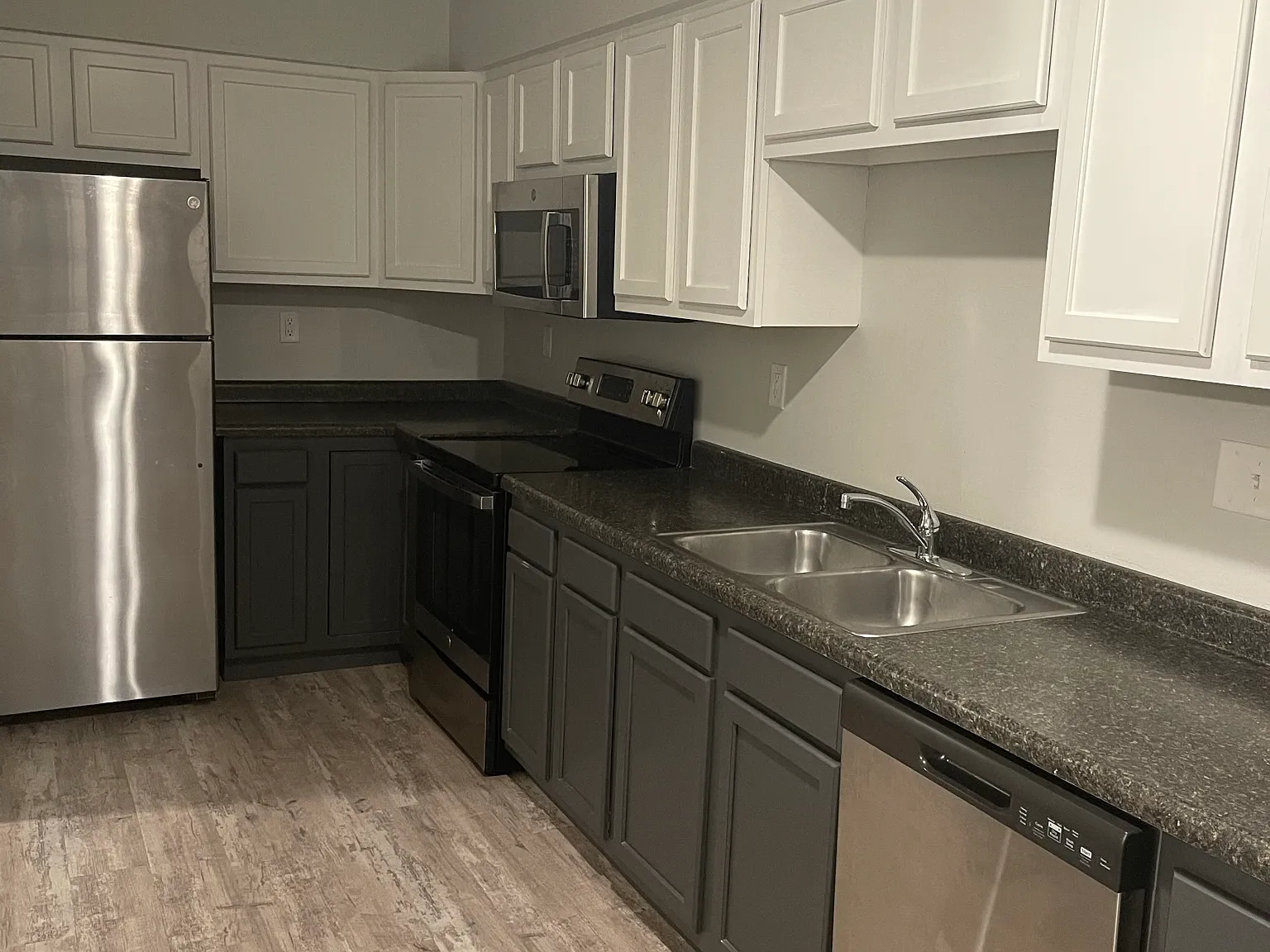 1 bed, $1,476 — Photo 2