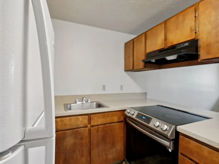 Bagley Estates- HOME SWEET HOME- UP TO 4 WEEKS FREE! — Photo 18