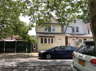 16232 75th Ave, Fresh Meadows, NY 11366