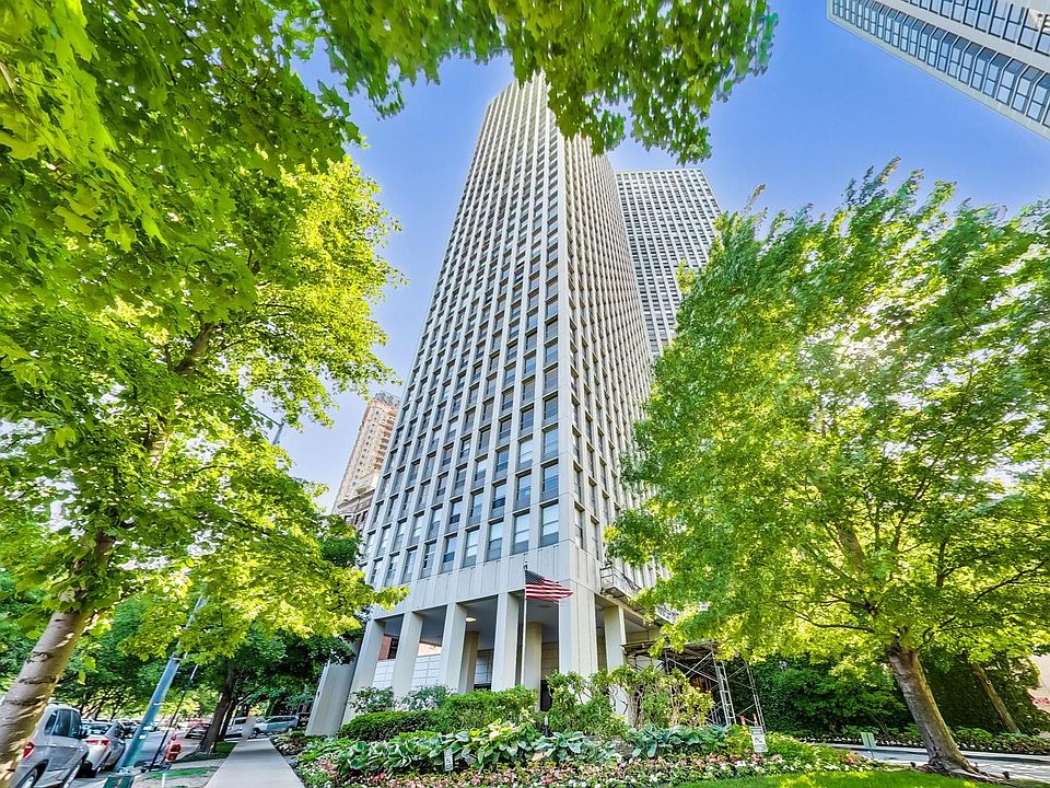 1st image of 2626 N Lakeview Ave APT 1910