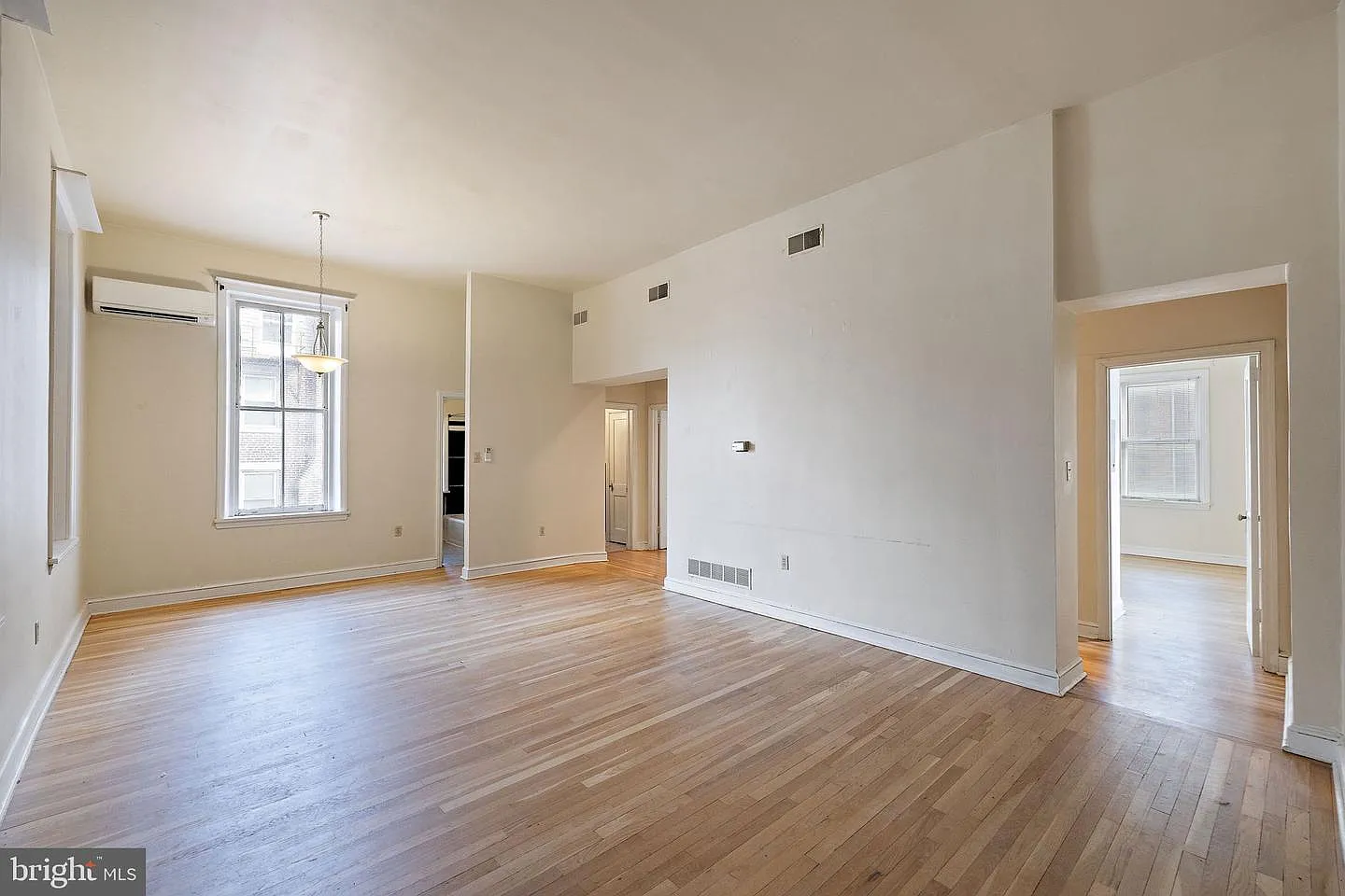 2 bed, 950 sqft, $1,845 — Photo 3