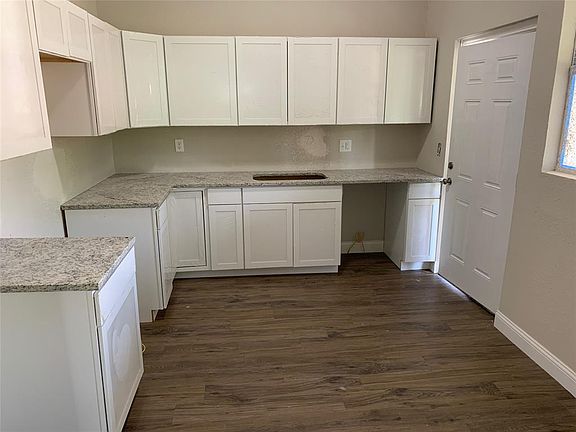 5th image of 700 S Crockett St #2