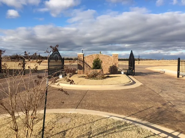 10804 NW 24th Cir, Yukon, OK 73099