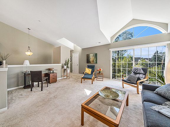 4th image of 247 W Oakbrook Dr