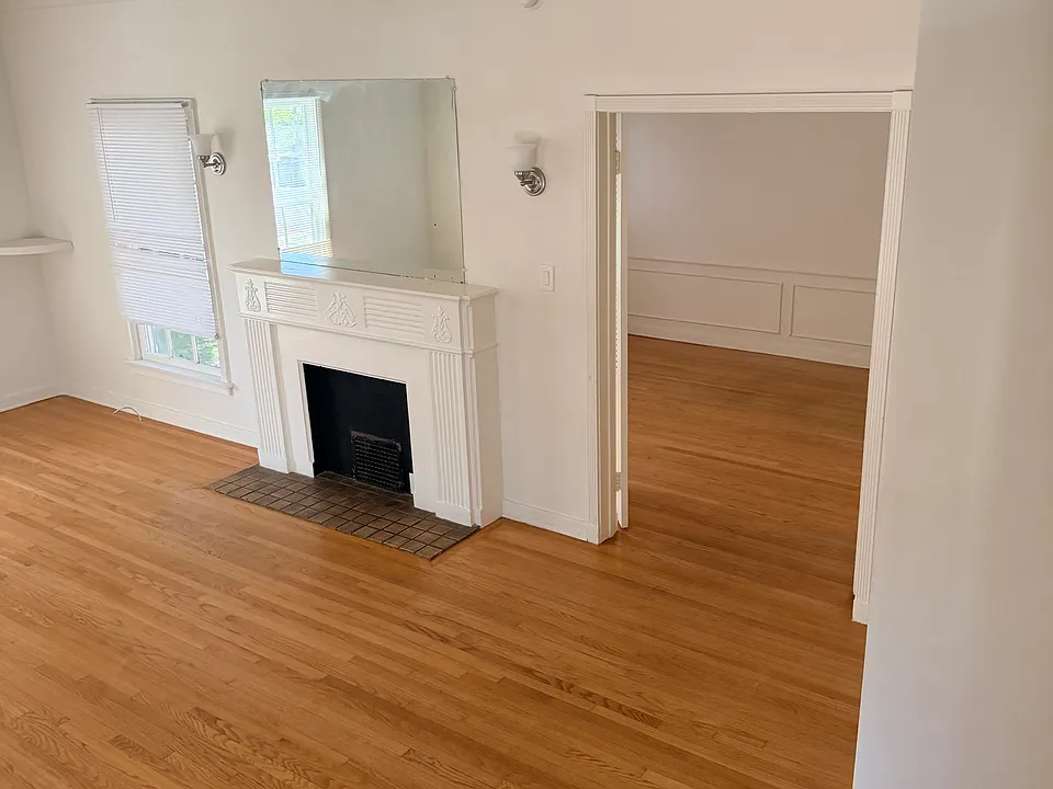 615 Midvale Ave #615