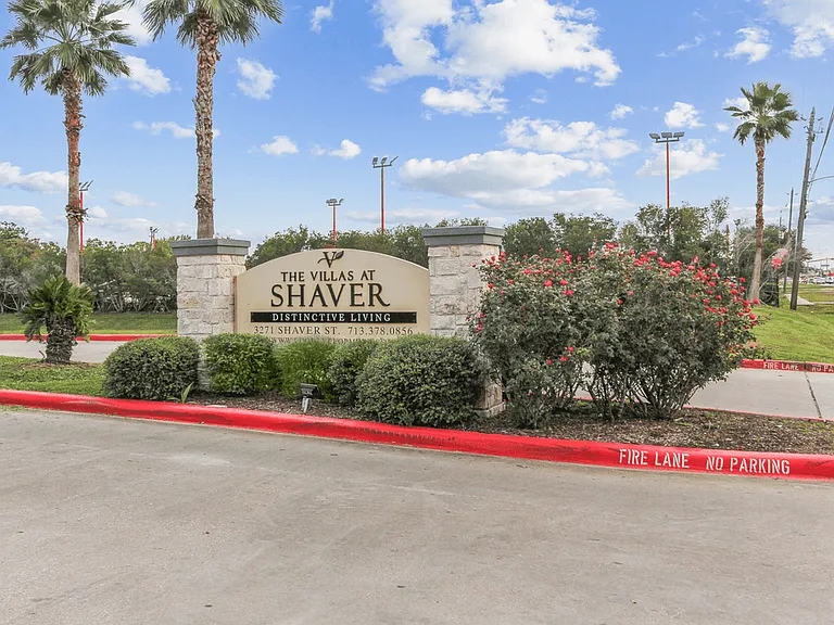 The Villas at Shaver Apartments — Photo 25