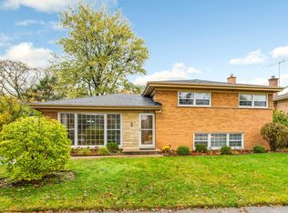 3124 Big Tree Ln, Wilmette, IL 60091