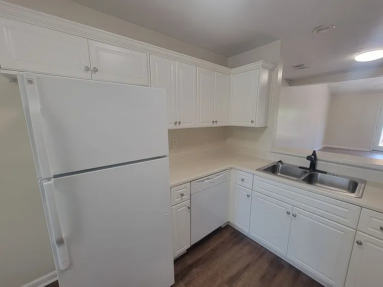 1406 Anna Way — Photo 10