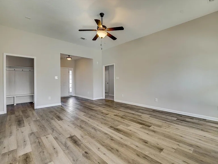 124 Radcliff Dr — Photo 9