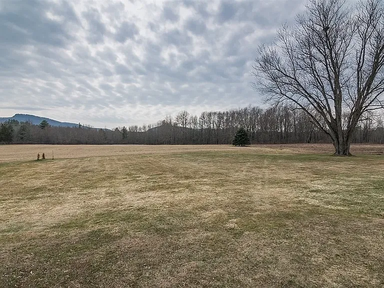 89 Potwine Ln — Photo 4