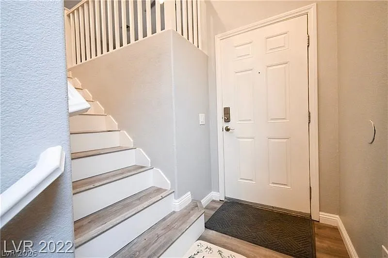3 bed, 2.5 bath, 1560 sqft, $2,200 — Photo 3