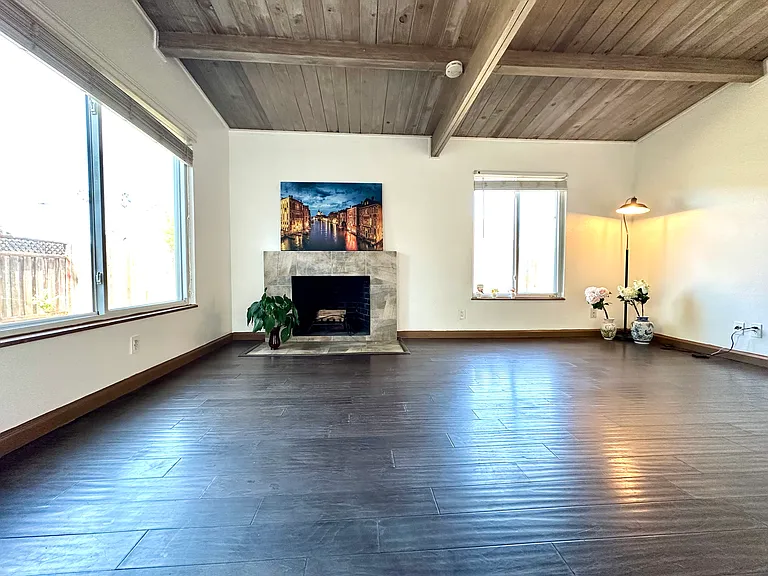 1111 Marionola Way — Photo 3