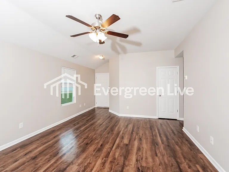 175 Highland View Dr — Photo 3