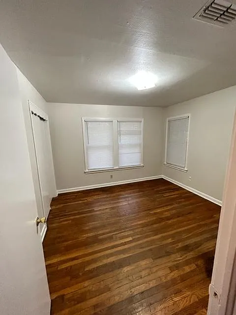 1729 W Mistletoe Ave — Photo 3