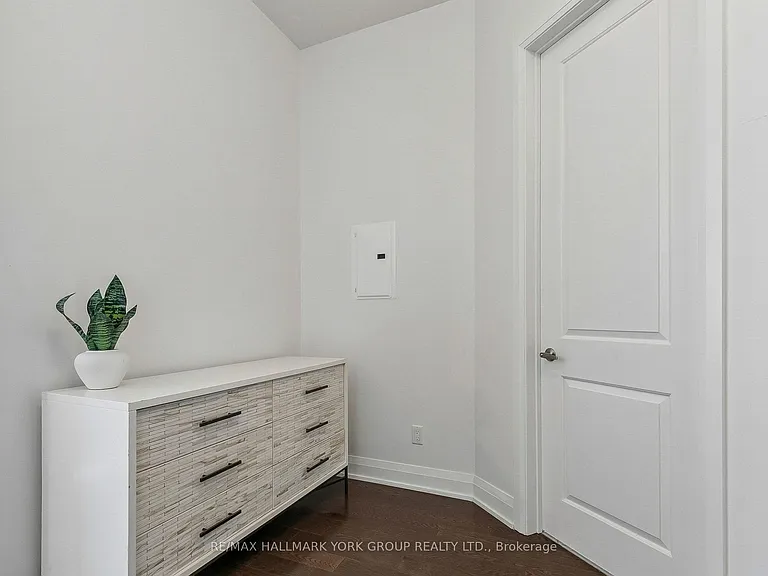 15277 Yonge St #11 — Photo 22