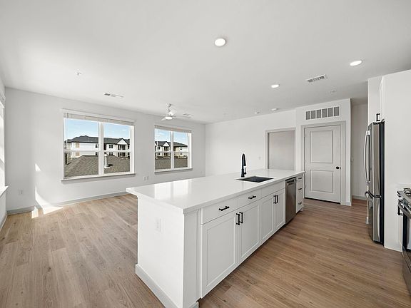 3rd image of 29655 Jordan Ranch Blvd #B-1