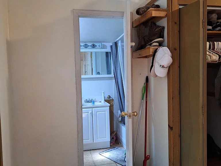 2404 Artist Ave — Photo 13