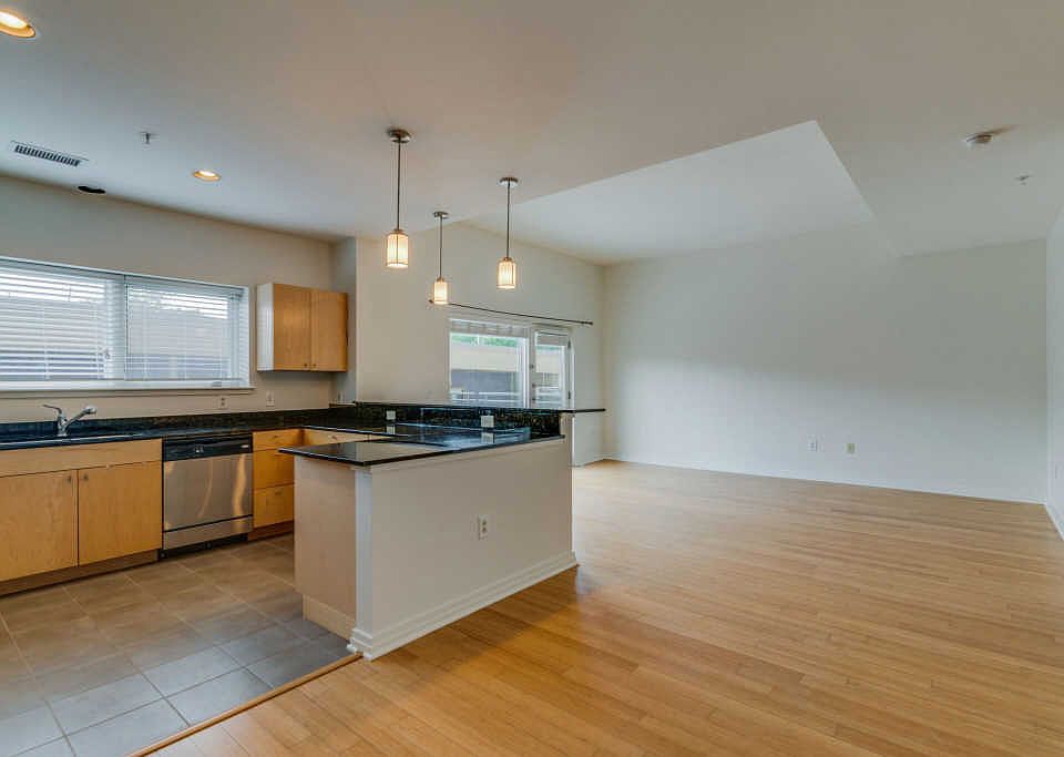 1st image of 1101 18th Ave S
