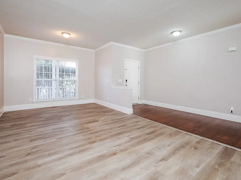 8524 Bratt Ave — Photo 5