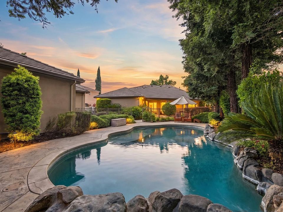 1st image of 9569 De La Rosa Pl