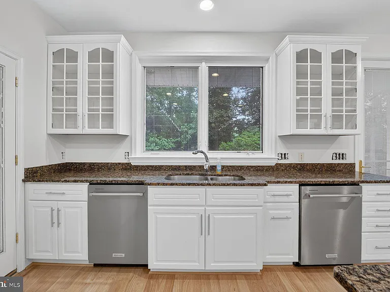 8309 Old Seven Locks Rd — Photo 17