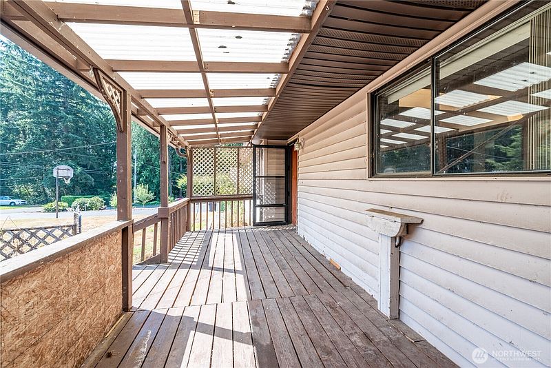 3rd image of 3047 Lindsey Drive