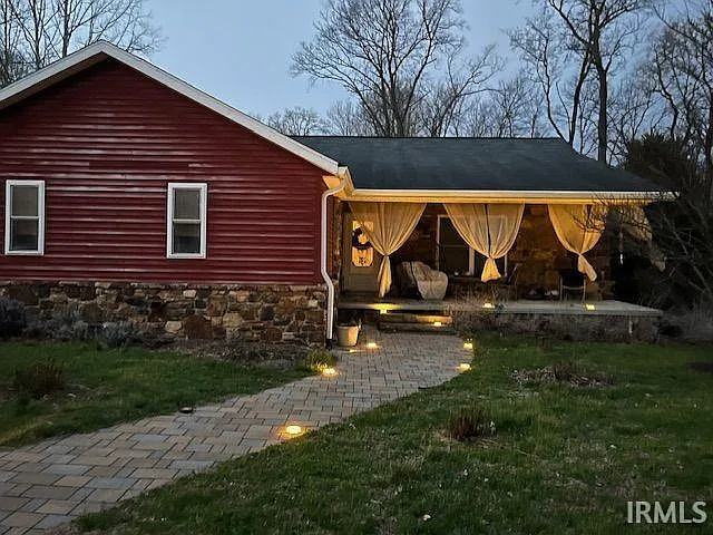 1106 W Countryside Ln — Photo 2