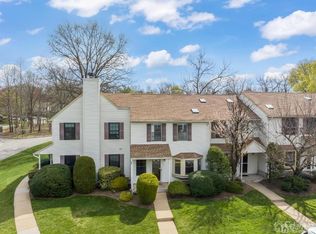 1302 Maplecrest Rd, Edison, NJ 08820