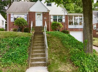 37-02 Hale Pl, Fair Lawn, NJ 07410