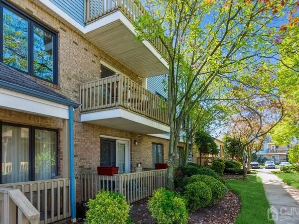 110 Peach St, Avenel, NJ 07001