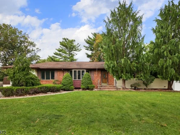 77 Schwinn Dr, Clark Twp., NJ 07066