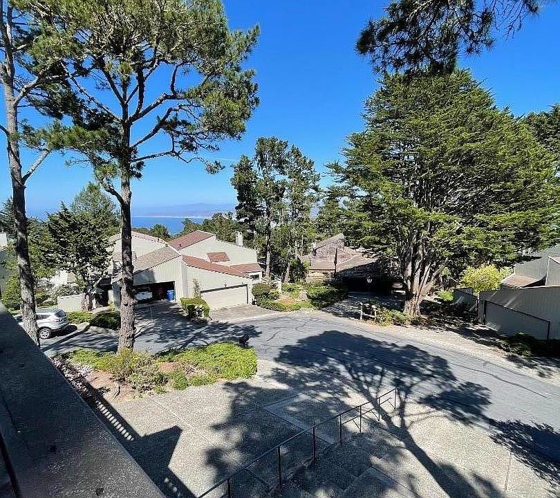 2nd image of 17 Mountain Shadow Ln