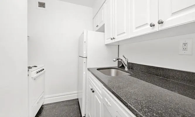 Rented by Compass | media 10