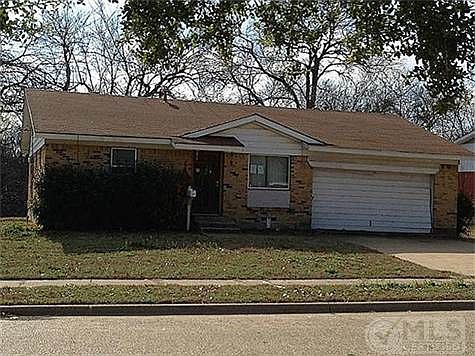1st image of 2517 Newcastle Dr