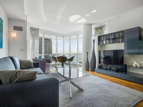 77 Hudson St APT 4109, Jersey City, NJ 07302