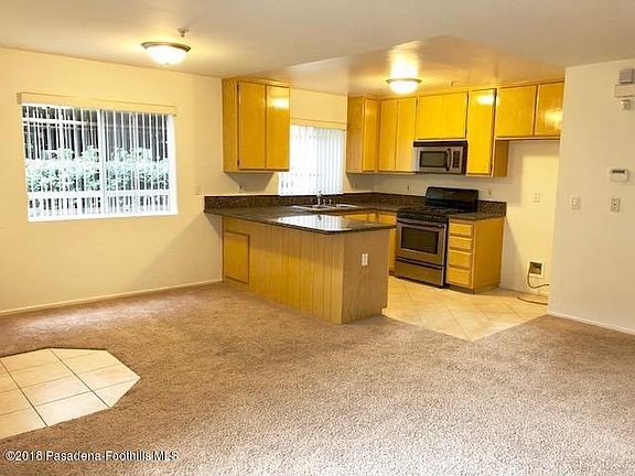 3rd image of 317 E Del Mar Blvd Unit 3