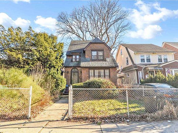 2nd image of 10942 Park Ln S