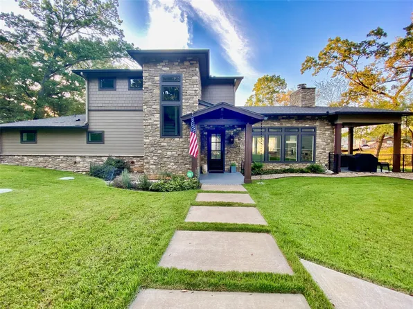 800 King Leonard Ct, Scroggins, TX 75480